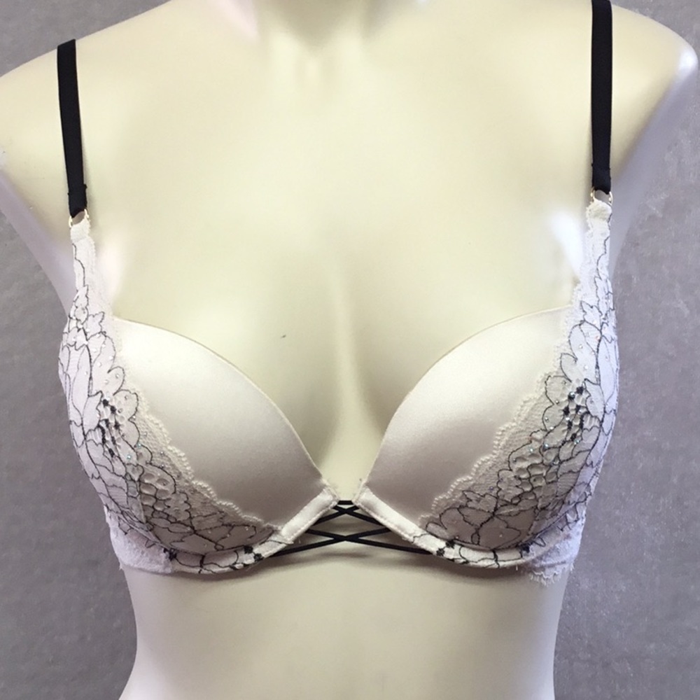 𝅺💕2/$35 💕 La SENZA Beyond Sexy White Lace Bra Size 32C